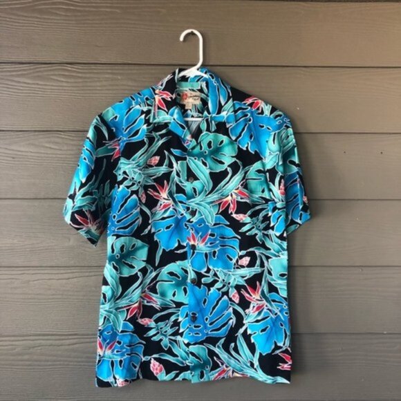 ☀Hilo Hattie The Original Hawaiian Aloha Palm Leaf Cotton Shirt size S - Picture 1 of 6